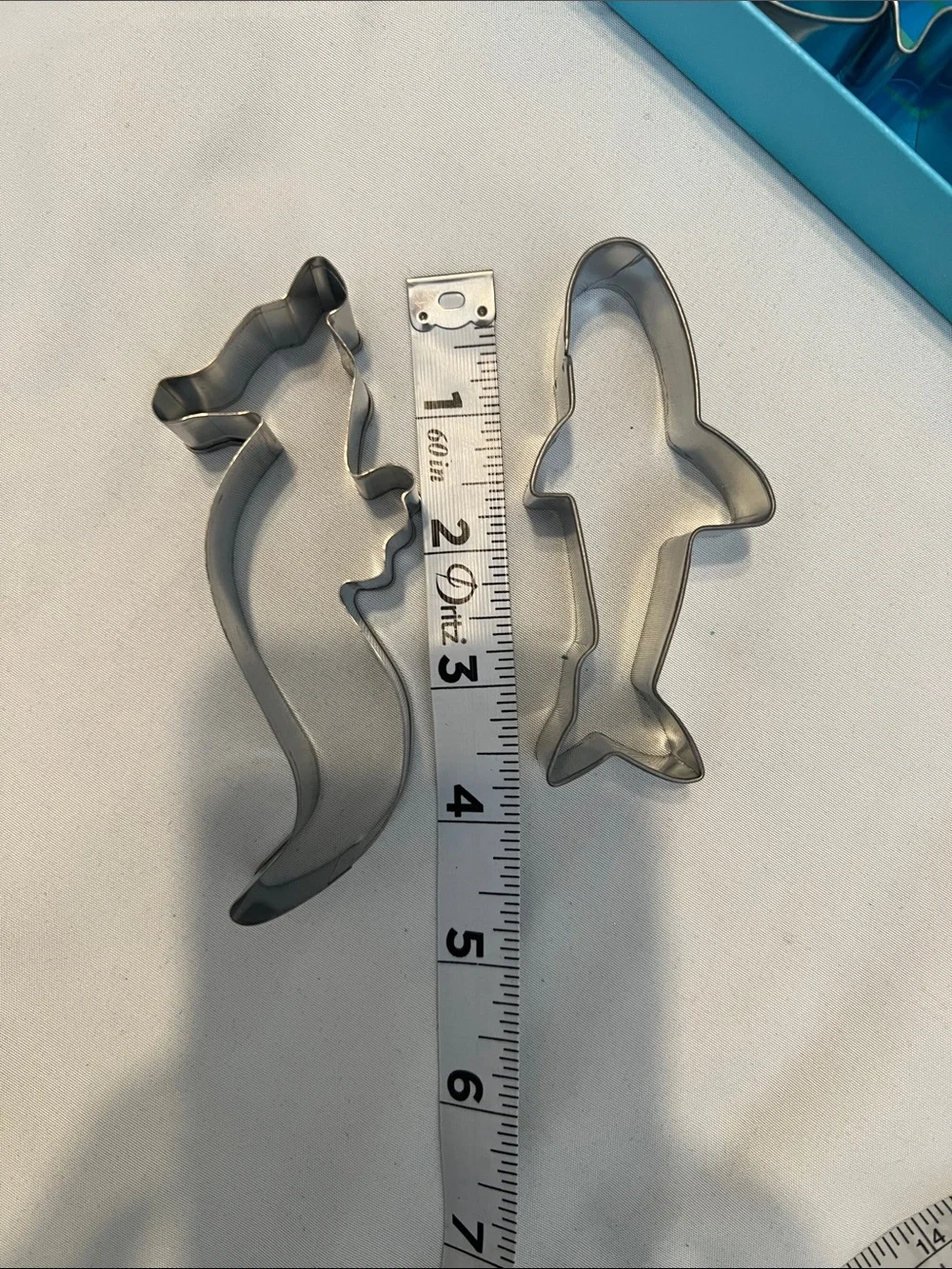 Marine Life Cookie Cutters - Blue Marine-Themed Bakeware Set used once